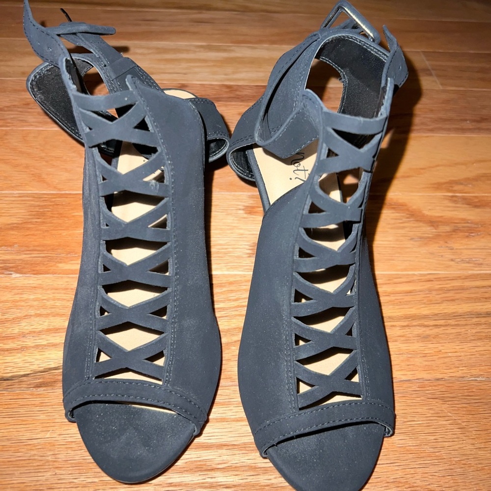 BLACK OPEN TOE HEELS